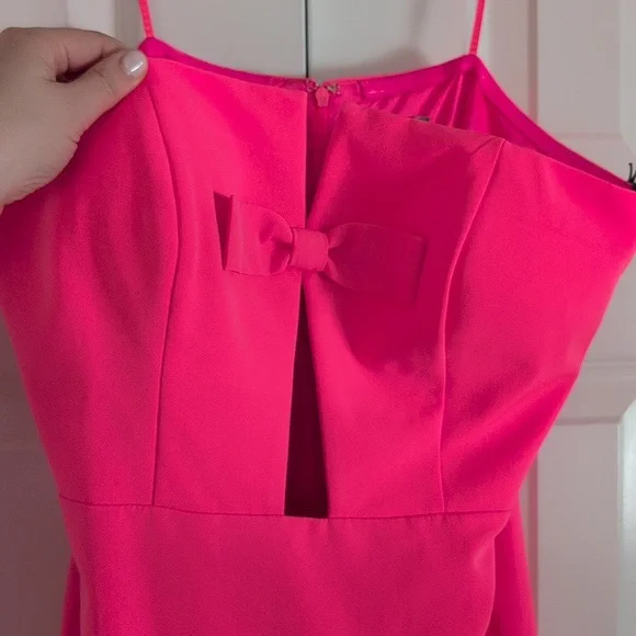 Liv Foster Sleeveless Crepe Gown - Picture 6 of 16